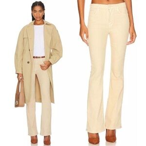 Mother The Weekender Jeans in Chalk It Up Marzipan Beige Wash Stretch Flare 26